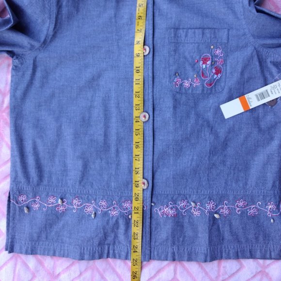 Button Up Top Blouse Embroidered - Picture 13 of 14